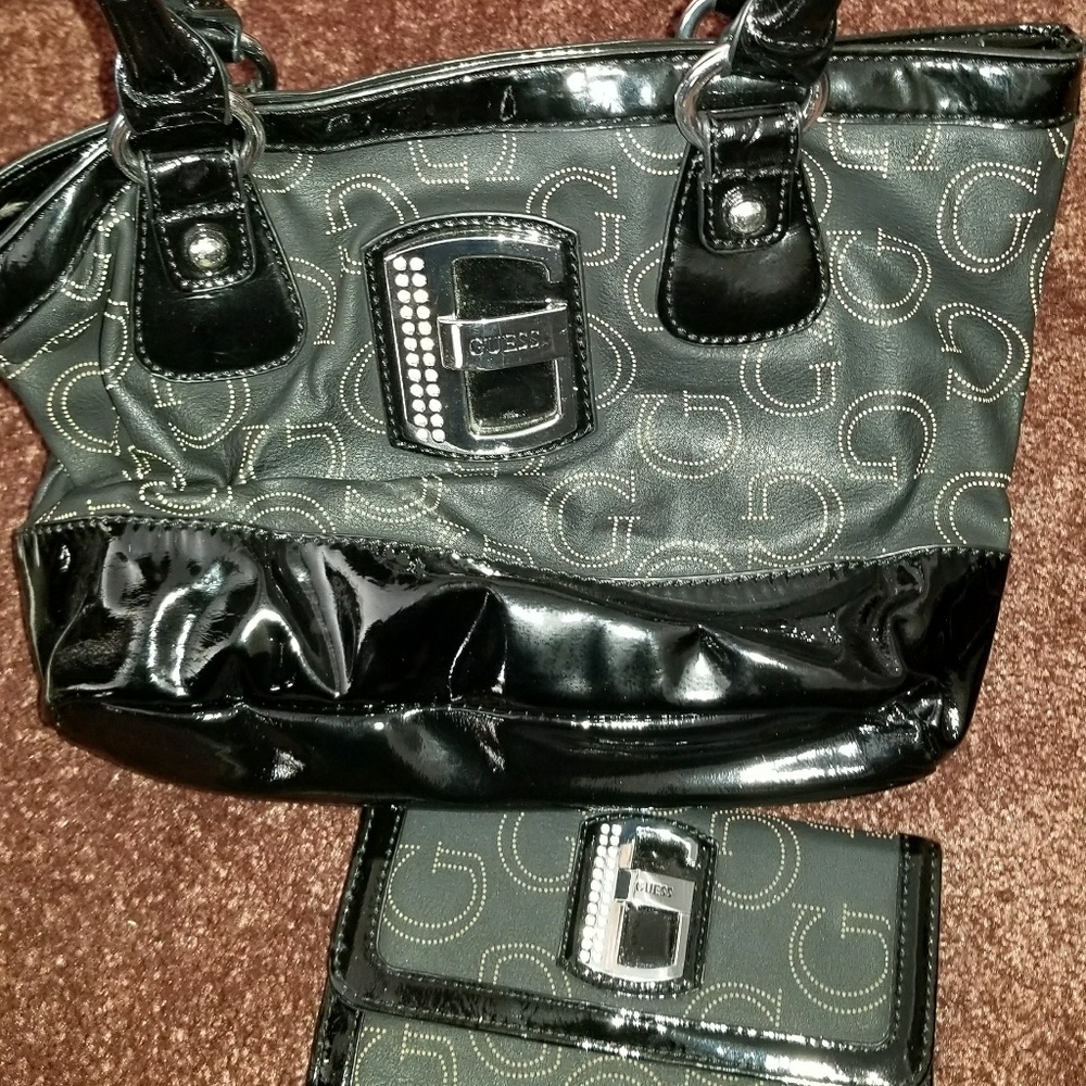 Guess purse with matching wallet